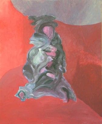 femme au manteau noir sur fond rouge